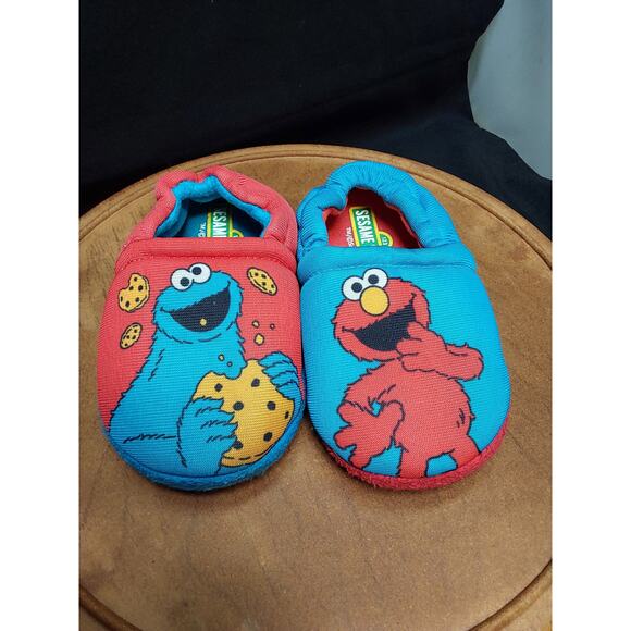 Sesame Street Baby Child soft slipper booties Size 5-6 Cookie Monster - Picture 1 of 5